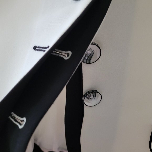 Freda's Off-White and Black Double Lapel Blazer - Picture 6 of 15